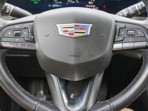 Used 2024 Cadillac XT4 Premium Luxury image 28
