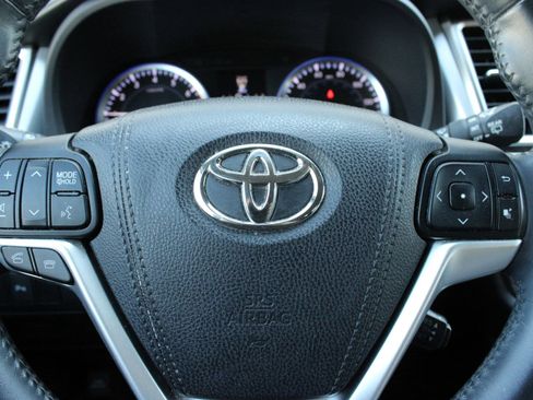 Used 2016 Toyota Highlander Limited AWD/4WD image 26