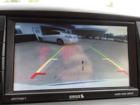 Used 2015 Chrysler Town & Country Touring FWD image 26