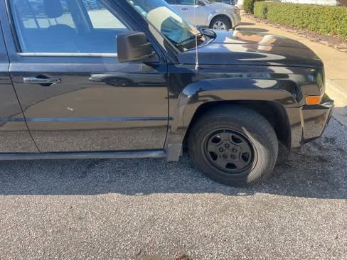 Used 2010 Jeep Patriot Sport image 14