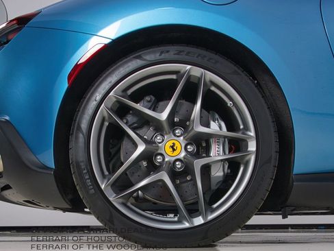 Used 2025 Ferrari Roma Spider image 21