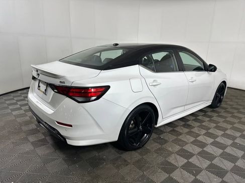 Used 2021 Nissan Sentra SR w/ SR Premium Package image 3