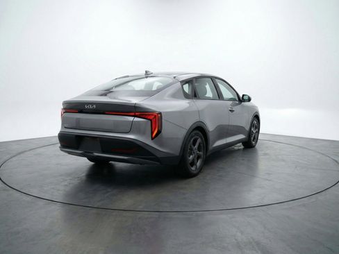 Used 2025 Kia K4 LXS image 9