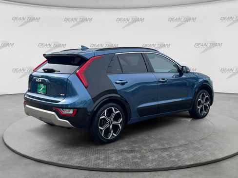 Used 2023 Kia Niro SX Touring FWD image 7
