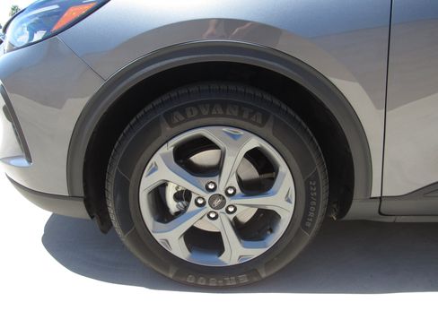 Used 2025 Ford Escape ST-Line FWD image 4