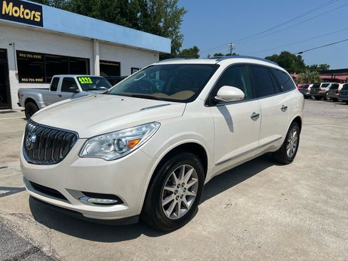 Used 2013 Buick Enclave Leather FWD image 2