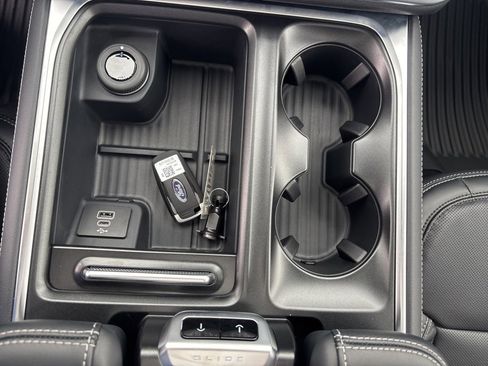 New 2026 Ford Expedition Platinum w/ Stealth Appearance Package image 24