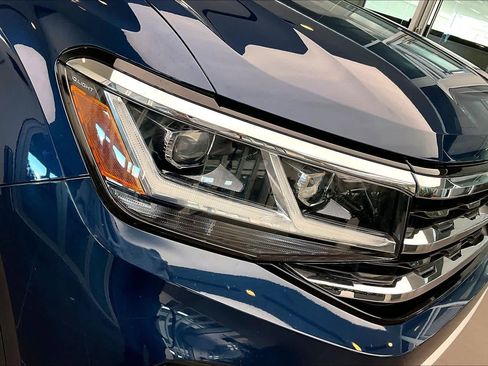 Used 2023 Volkswagen Atlas SE w/ Panoramic Sunroof Package image 26