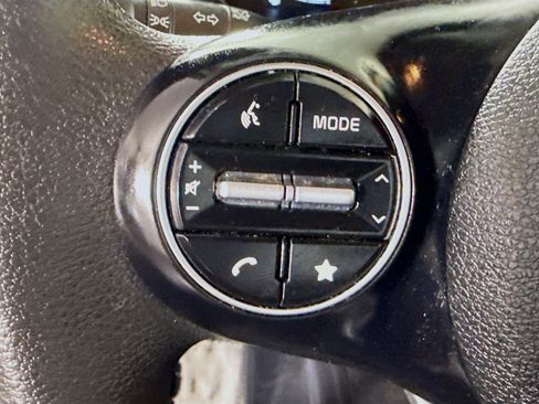 Used 2023 Kia Soul LX w/ LX Technology Package FWD image 14