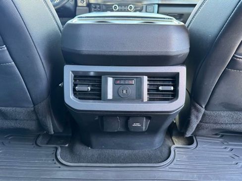 Used 2024 Ford F250 Lariat w/ Lariat Ultimate Package AWD/4WD image 17