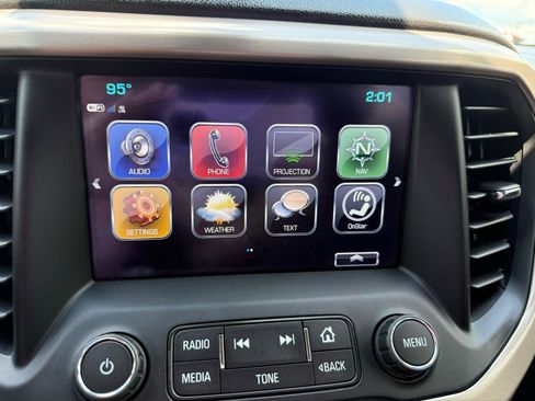 Used 2019 GMC Acadia Denali w/ Technology Package FWD image 33