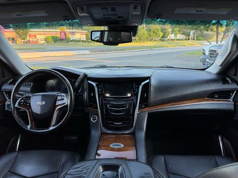 Used 2016 Cadillac Escalade ESV Premium AWD/4WD image 13
