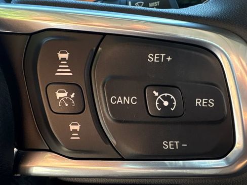 Used 2026 Jeep Wrangler Unlimited Sahara AWD/4WD image 28