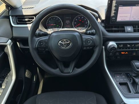 Used 2019 Toyota RAV4 XLE w/ Convenience Package FWD image 15
