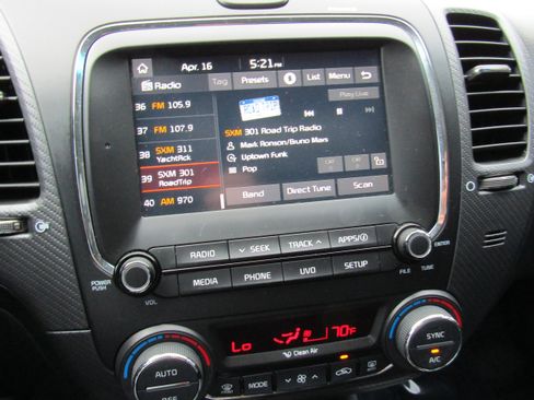 Used 2017 Kia Forte EX image 29