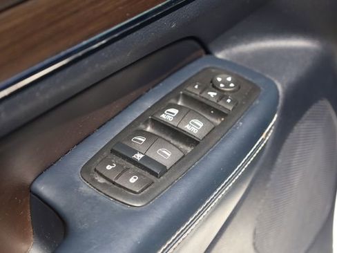 Used 2016 Jeep Grand Cherokee Overland AWD/4WD image 14