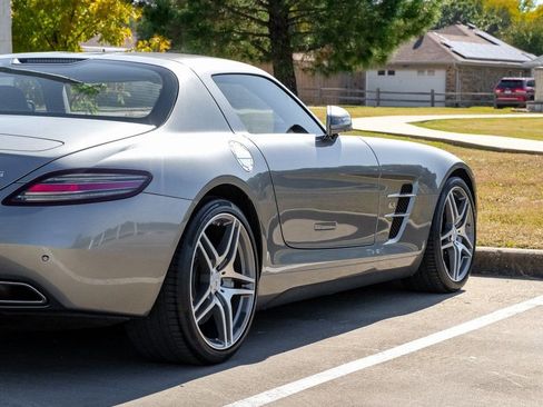 Used 2011 Mercedes-Benz SLS AMG Coupe image 14