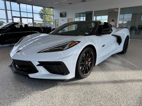 Used 2023 Chevrolet Corvette Stingray Preferred Conv w/ Z51 Performance Package RWD image 7