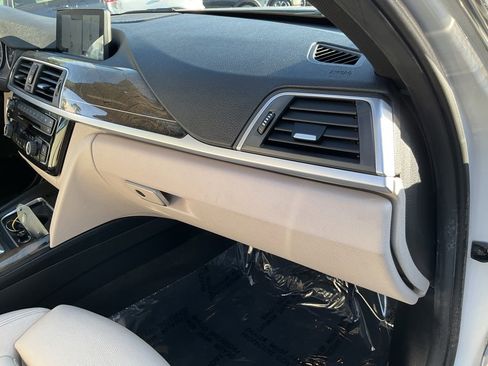 Used 2017 BMW 330e image 61