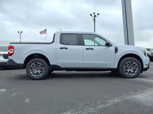 New 2025 Ford Maverick XLT w/ XLT Luxury Package image 4