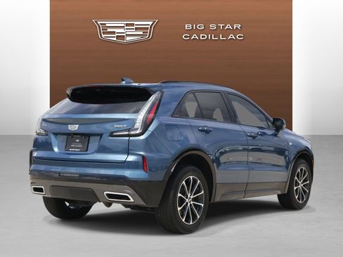 Used 2025 Cadillac XT4 Sport w/ Technology Package FWD image 5