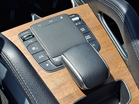 Used 2024 Mercedes-Benz GLE 350 4MATIC w/ AMG Line Exterior image 25