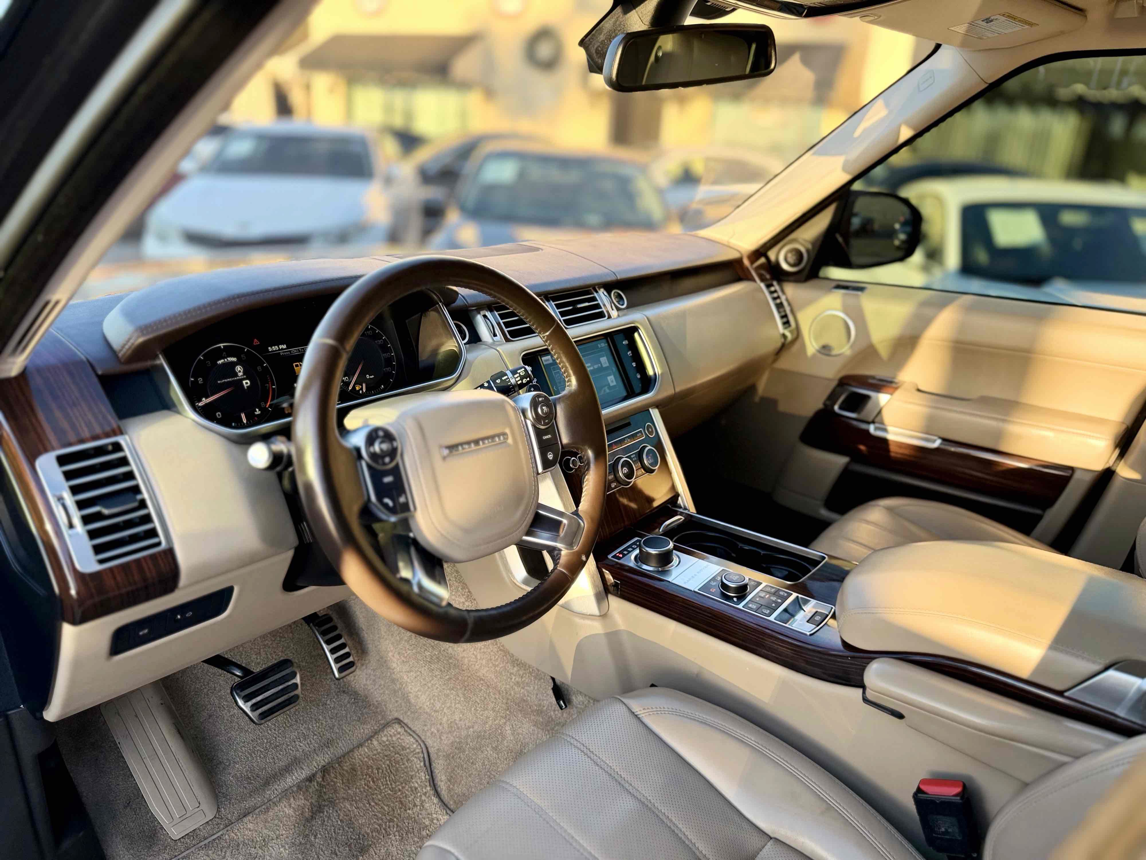 Used 2016 Land Rover Range Rover Supercharged AWD/4WD image 19