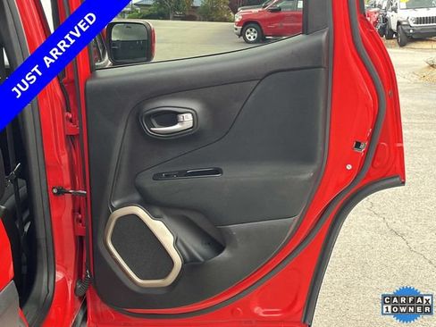 Certified 2017 Jeep Renegade Latitude FWD image 20