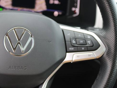 Certified 2022 Volkswagen Atlas SEL R-Line image 14