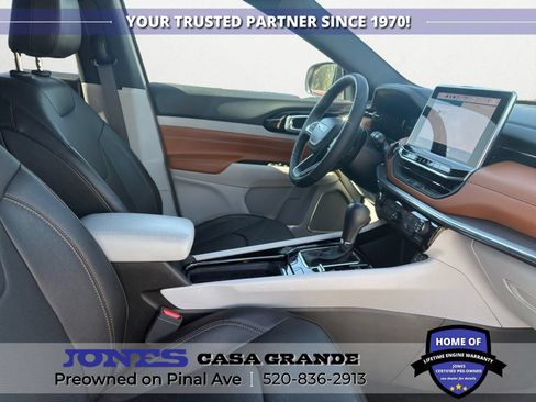 Used 2023 Jeep Compass Limited w/ Elite Group AWD/4WD image 14