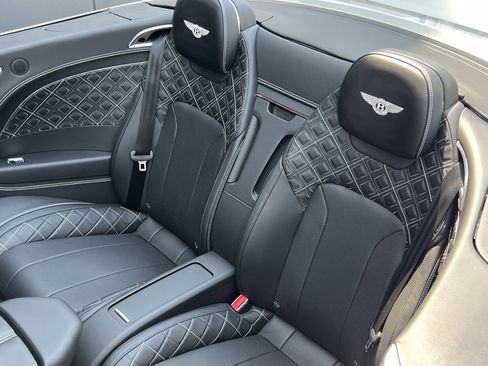 Used 2020 Bentley Continental GT V8 image 18