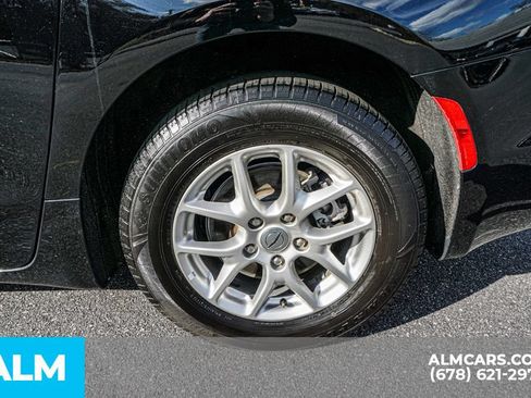 Used 2024 Chrysler Pacifica Touring-L FWD image 16