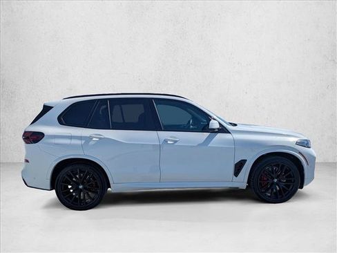 Used 2024 BMW X5 sDrive40i w/ M Sport Package RWD image 4