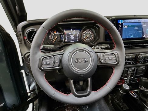 Used 2024 Jeep Wrangler Unlimited Rubicon AWD/4WD image 6