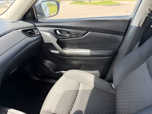 Used 2018 Nissan Rogue S AWD/4WD image 13