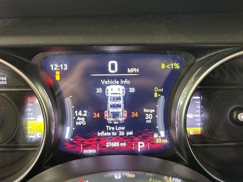 Used 2023 Jeep Wrangler Unlimited Sahara AWD/4WD image 17