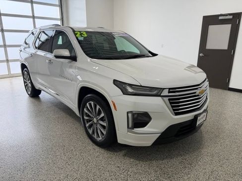 Used 2023 Chevrolet Traverse Premier AWD/4WD image 2