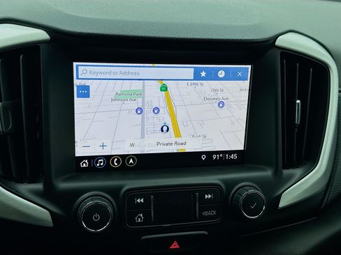 Used 2021 GMC Terrain SLT w/ Infotainment Package II FWD image 9