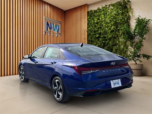 Used 2023 Hyundai Elantra SEL w/ Convenience Package FWD image 30