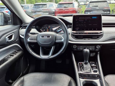 Used 2022 Jeep Compass Latitude image 18