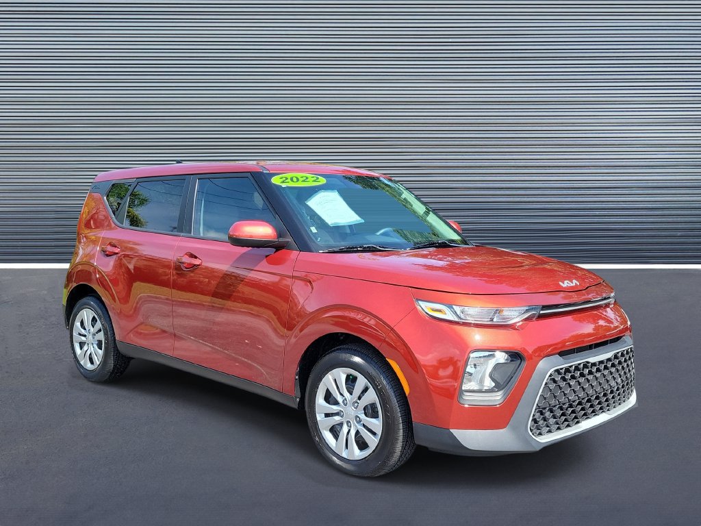 Used 2022 Kia Soul LX FWD image 2