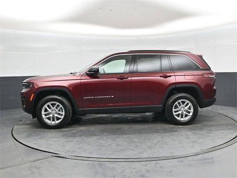 New 2025 Jeep Grand Cherokee Laredo image 7