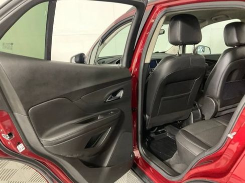 Used 2021 Buick Encore Preferred FWD image 31