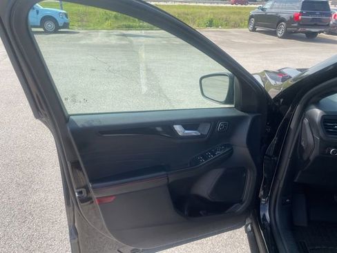 Used 2025 Ford Escape ST-Line Elite AWD/4WD image 17