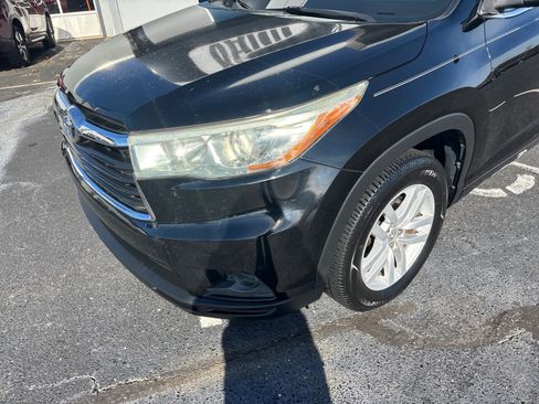 Used 2015 Toyota Highlander LE image 6
