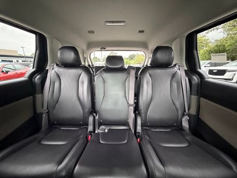 Certified 2025 Kia Carnival FWD image 24
