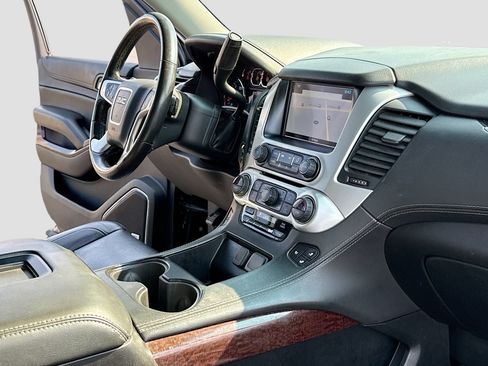 Used 2018 GMC Yukon XL SLT AWD/4WD image 5