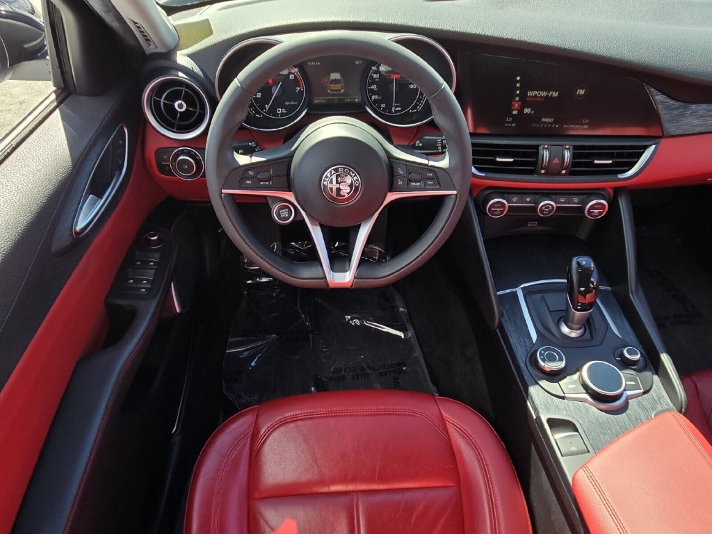 Used 2019 Alfa Romeo Giulia w/ Quick Order Package 22K Sport RWD image 12