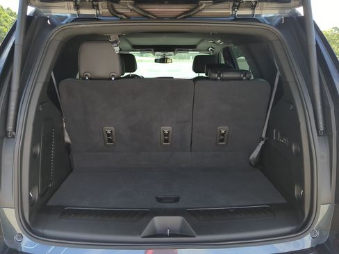 Used 2021 Chevrolet Tahoe LT w/ LT Signature Package RWD image 11