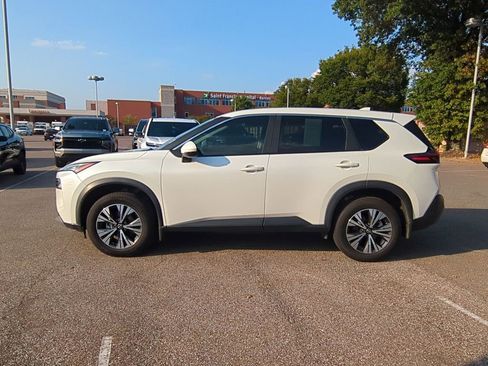 Used 2023 Nissan Rogue SV image 5